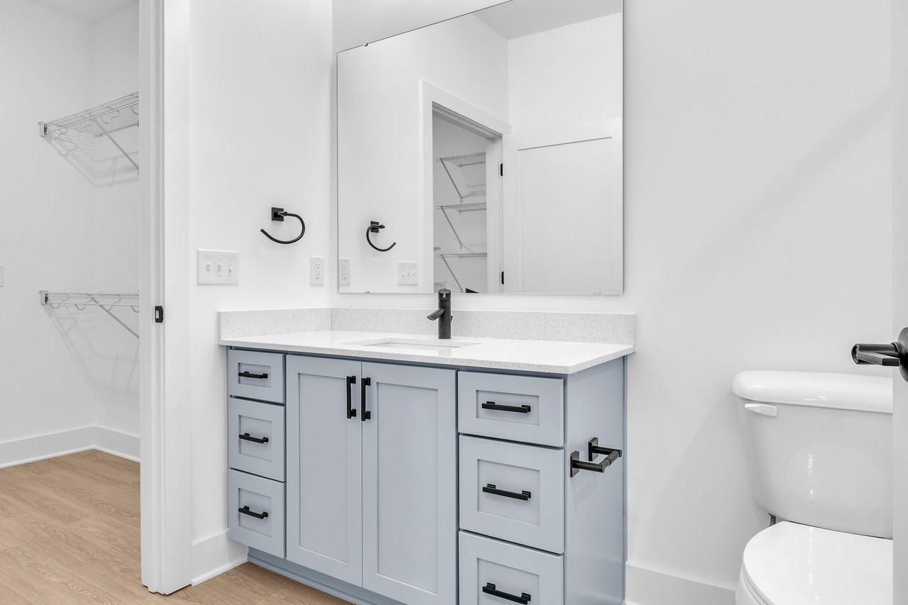 LEASING SPECIAL: three months free!  Ethos 622 Apartment Complex - Photo 4 of 35