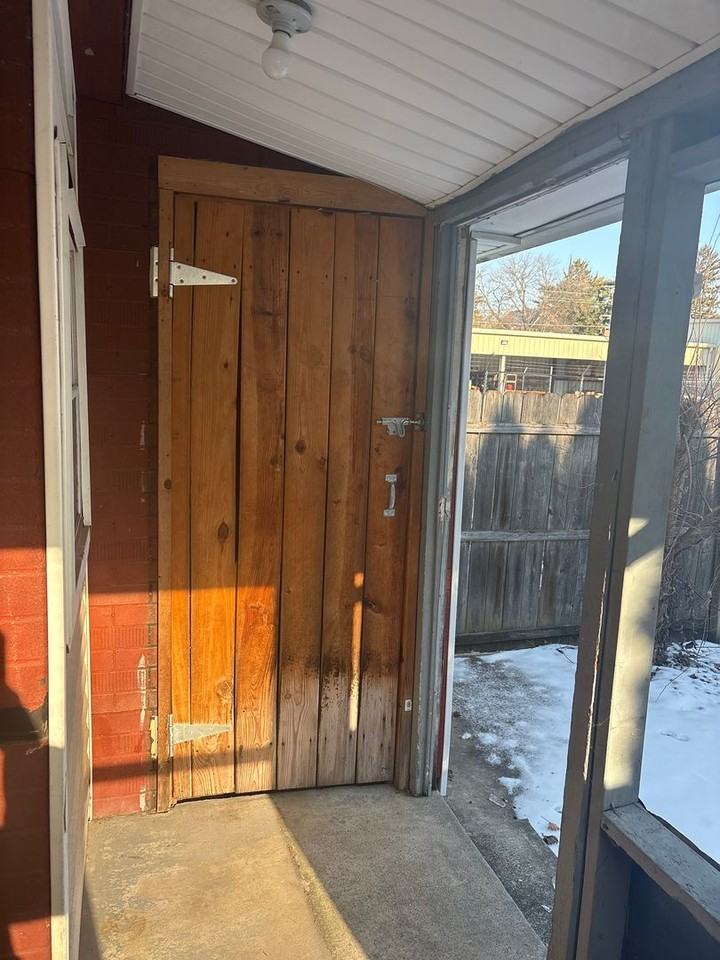 121 S Albemarle St - Photo 3 of 5