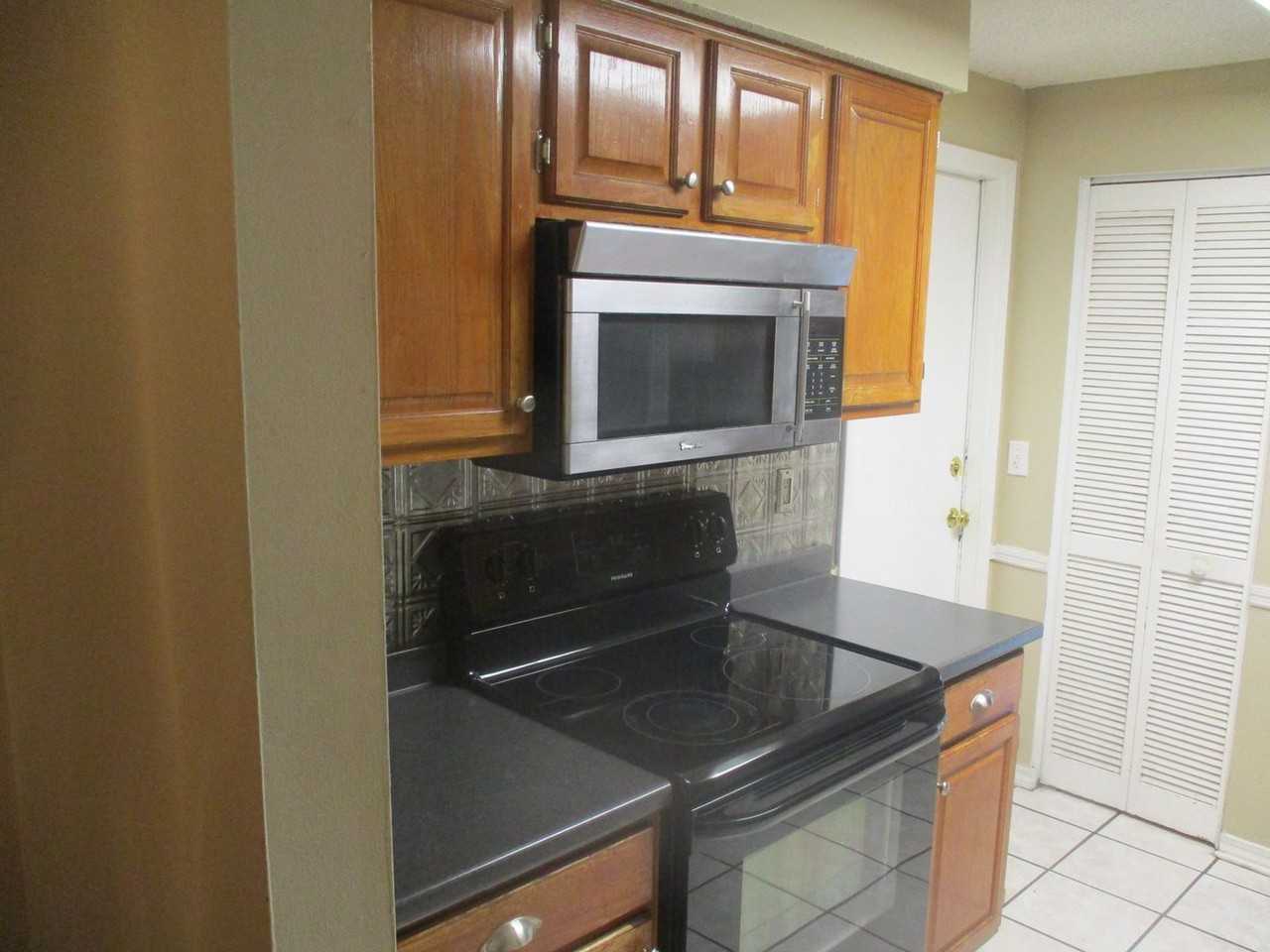 8176 Kilwinning Ln - Photo 7 of 14