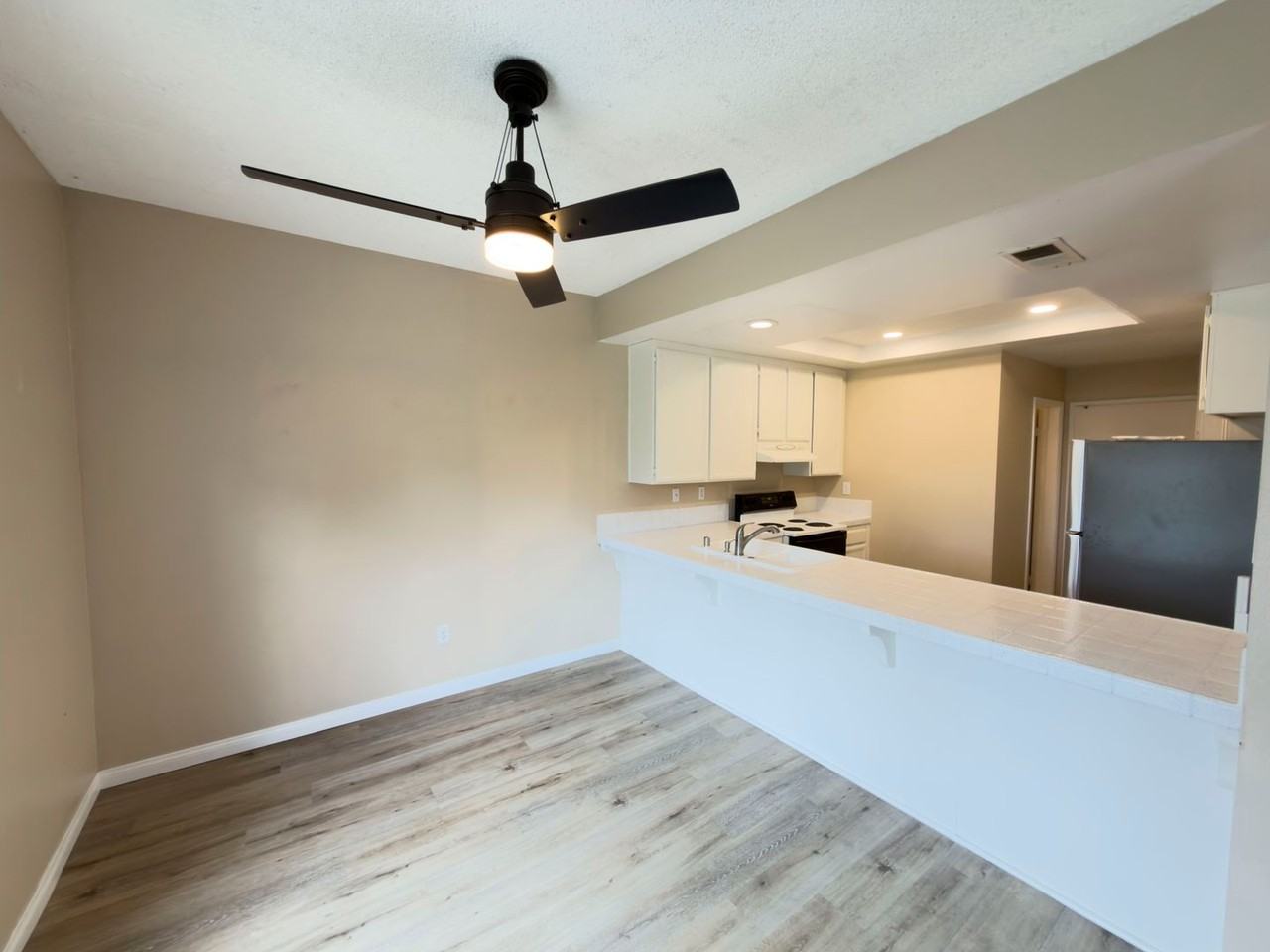 3516 Landsford Way - Photo 5 of 25