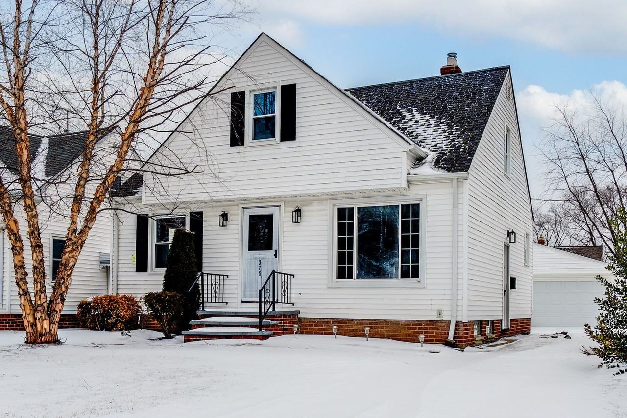 375 E 324th St - Photo 2 of 24