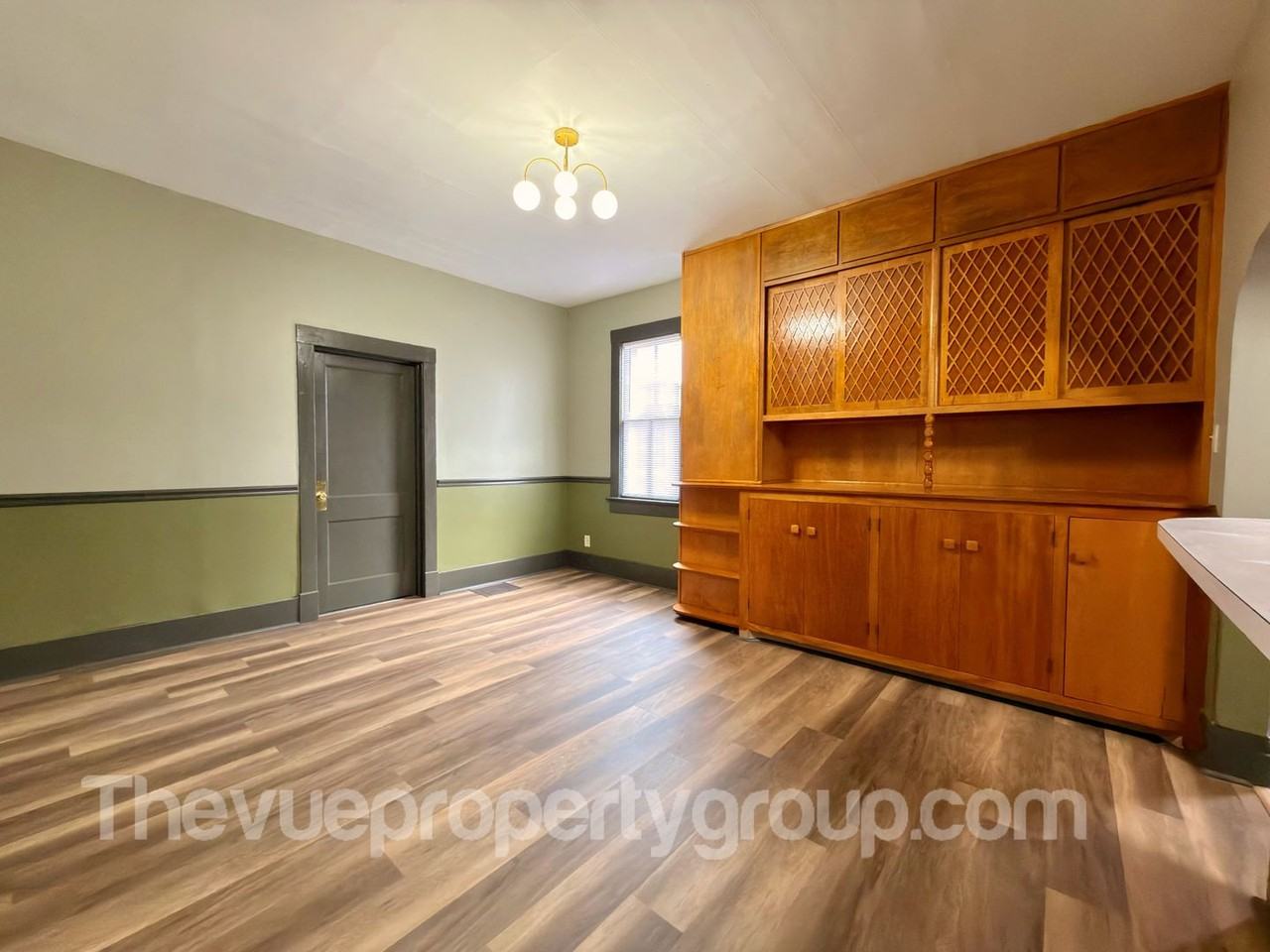 2423 Garfield Ave - Photo 5 of 19