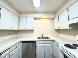 featured image of 10615 Ne Weidler St