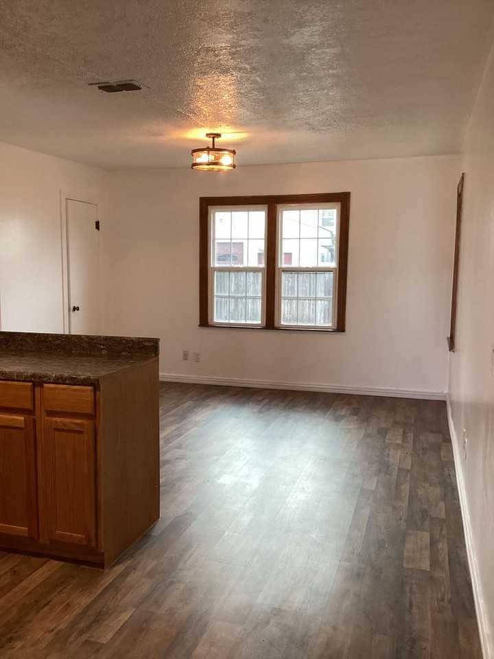 142 S Indio Ave - Photo 6 of 19