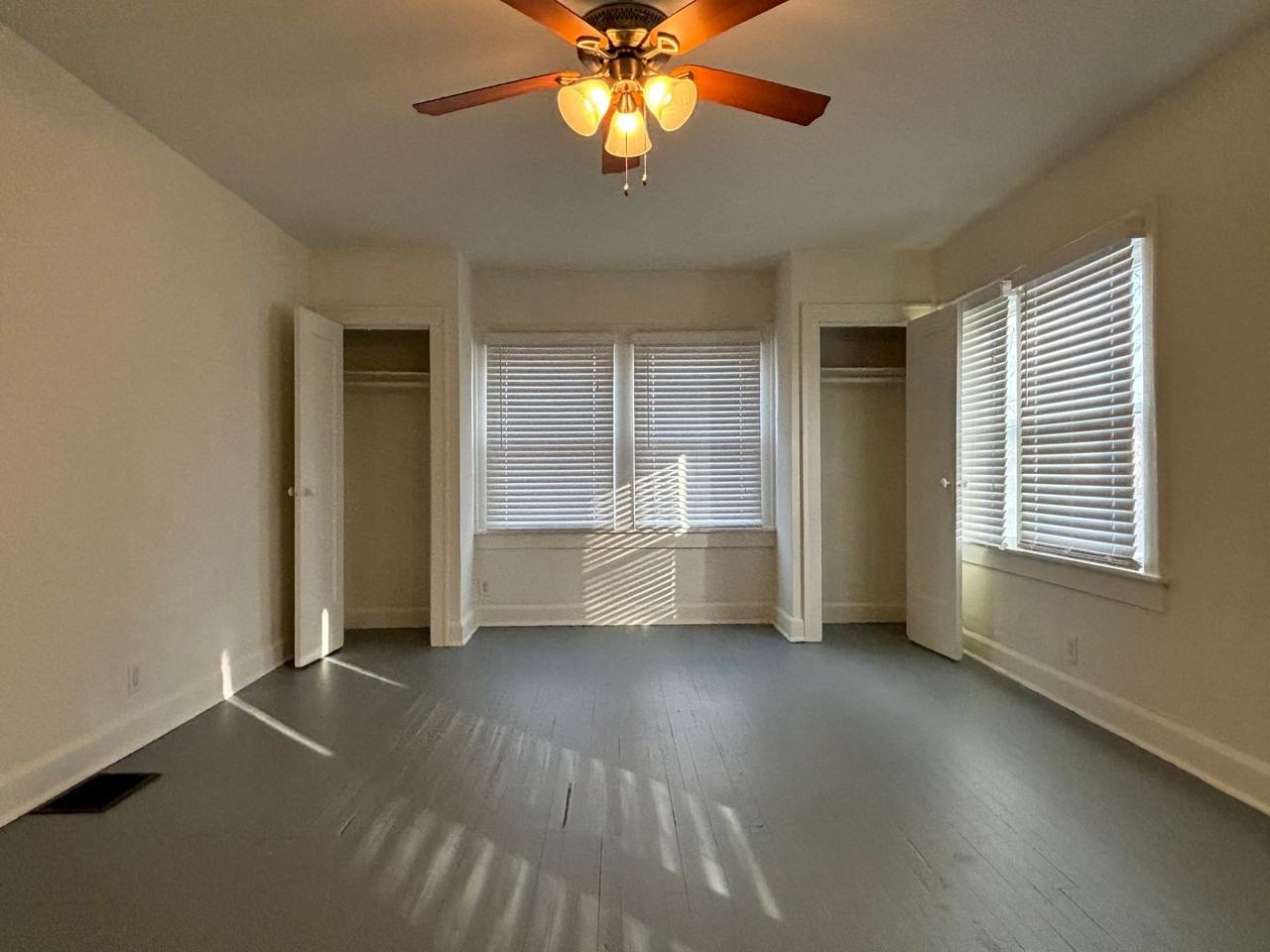 4244 Graceland Ave - Photo 2 of 19