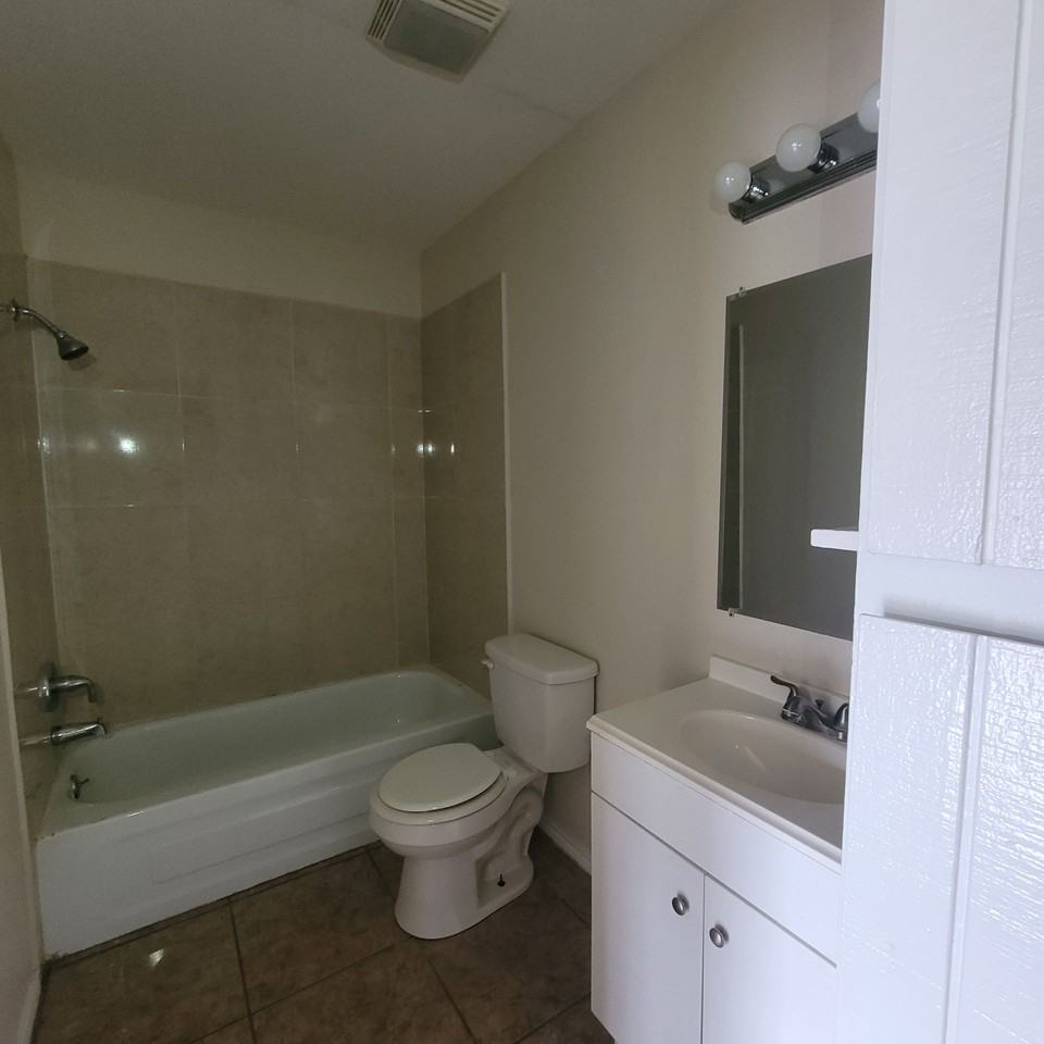 Bridge Oak Apartments - Photo 2 of 4