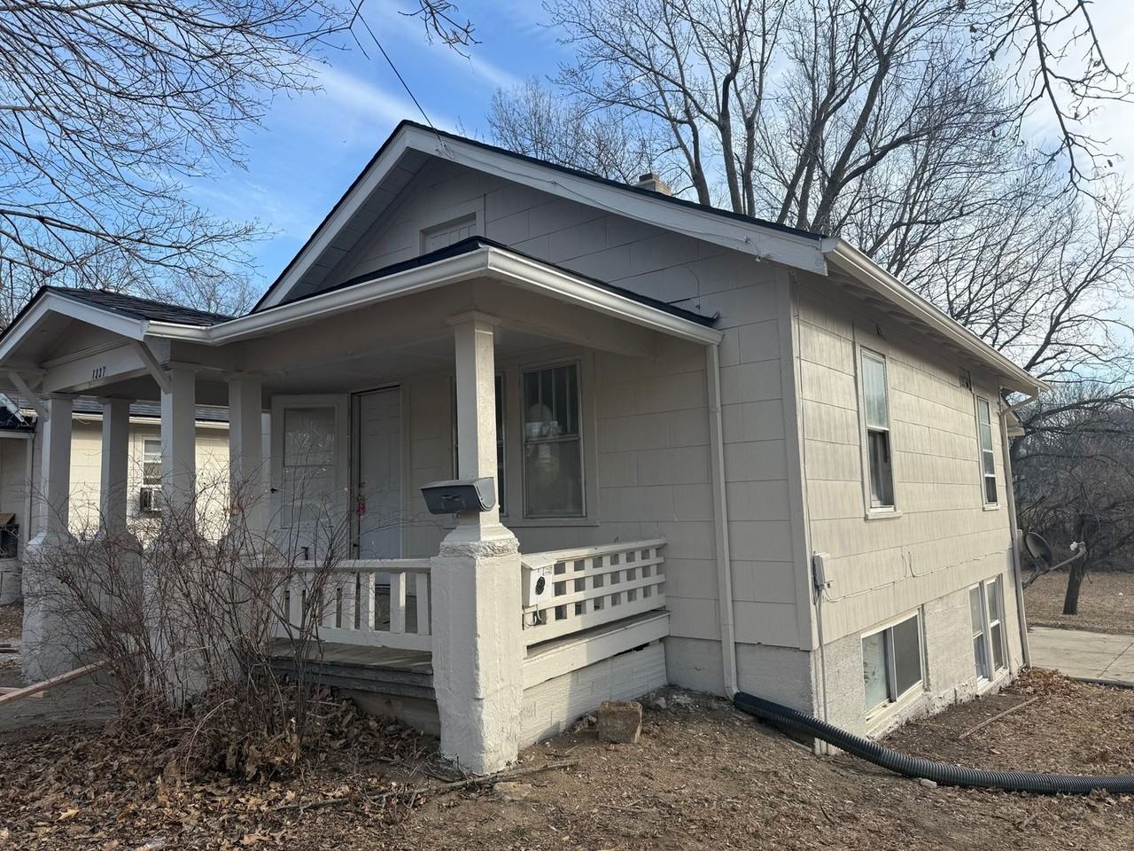 1335 S Osage St #A - Photo 4 of 16