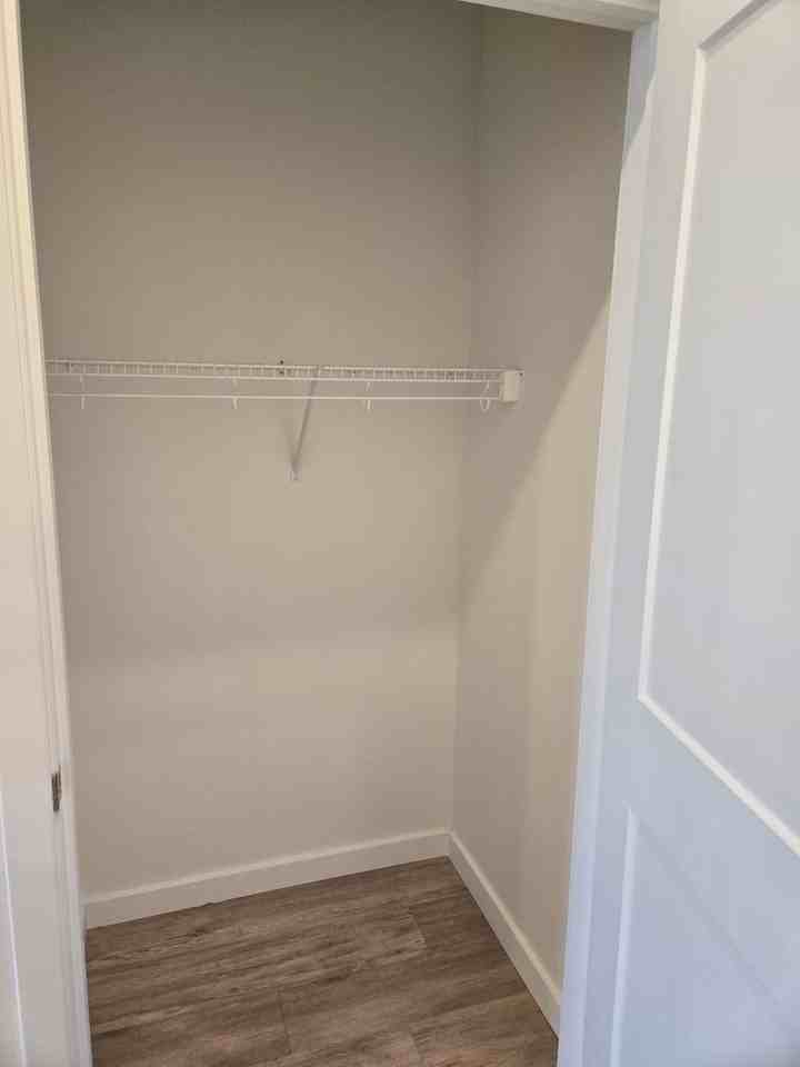 1310 E Saint Louis St - Photo 4 of 9