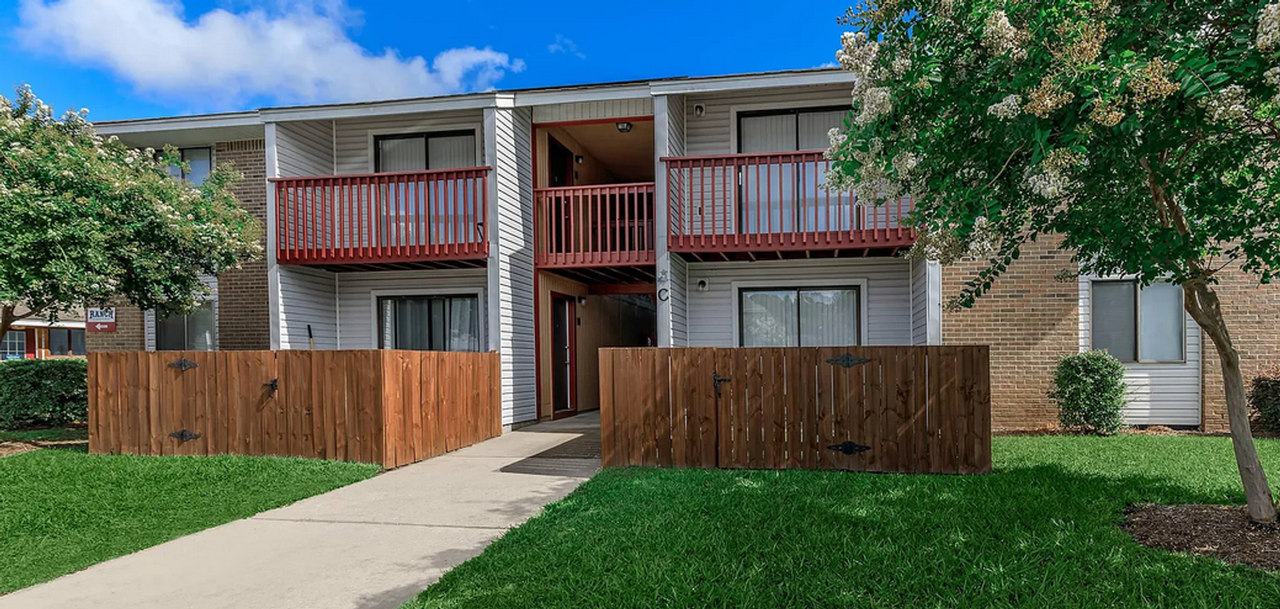 The Ranch At Cooper River - Photo 2 of 11