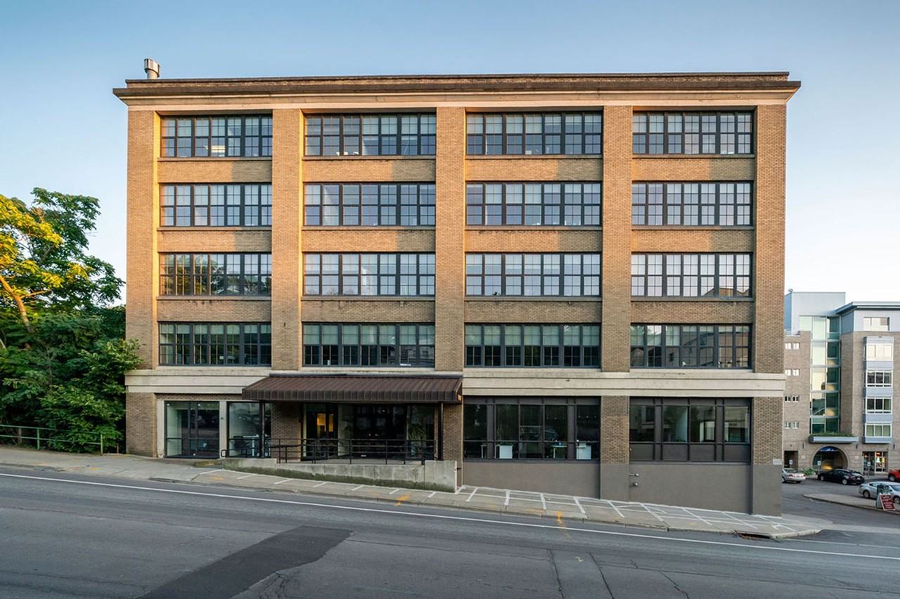 The Dean - Photo 2 of 10