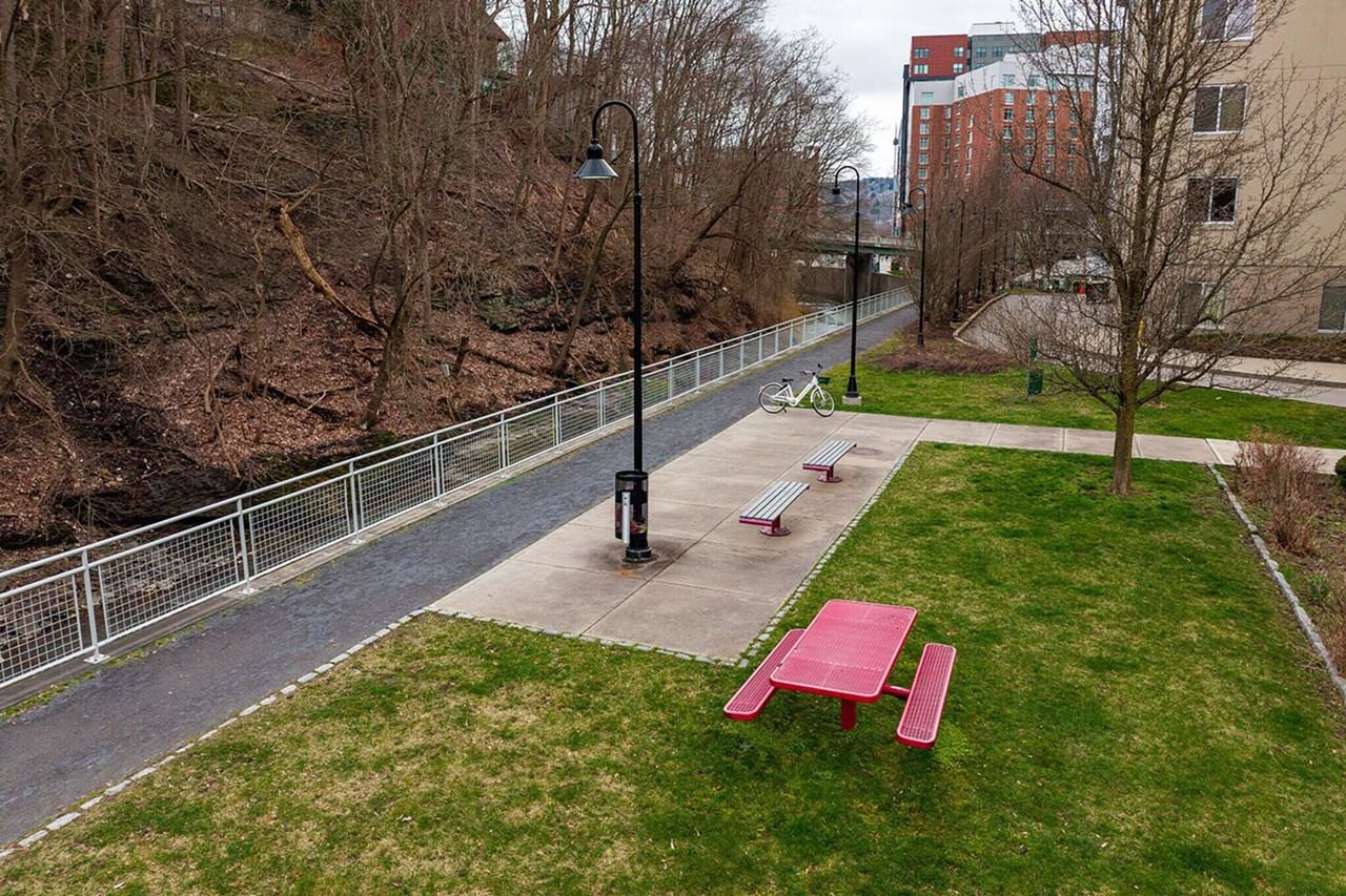 The Dean - Photo 7 of 10