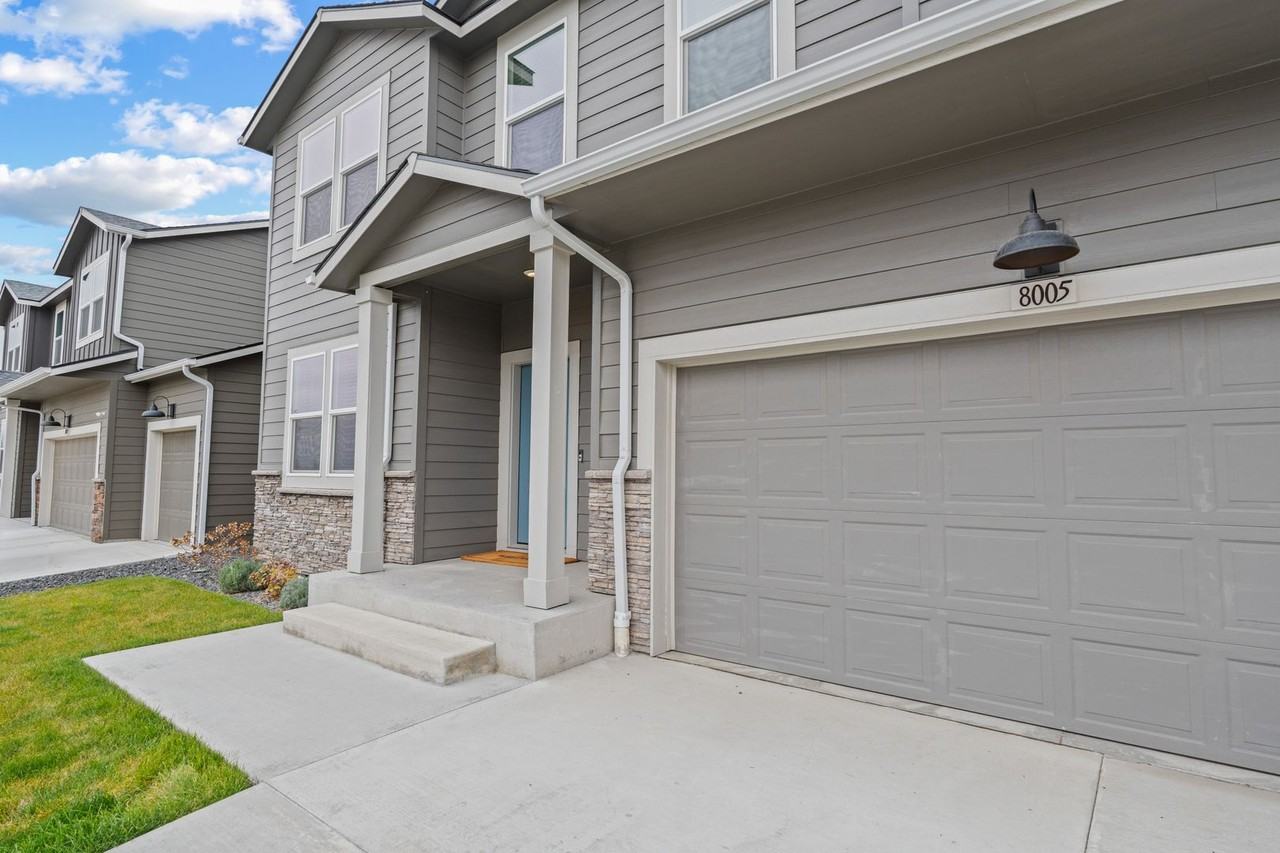 8005 S Avery Rd - Photo 3 of 32