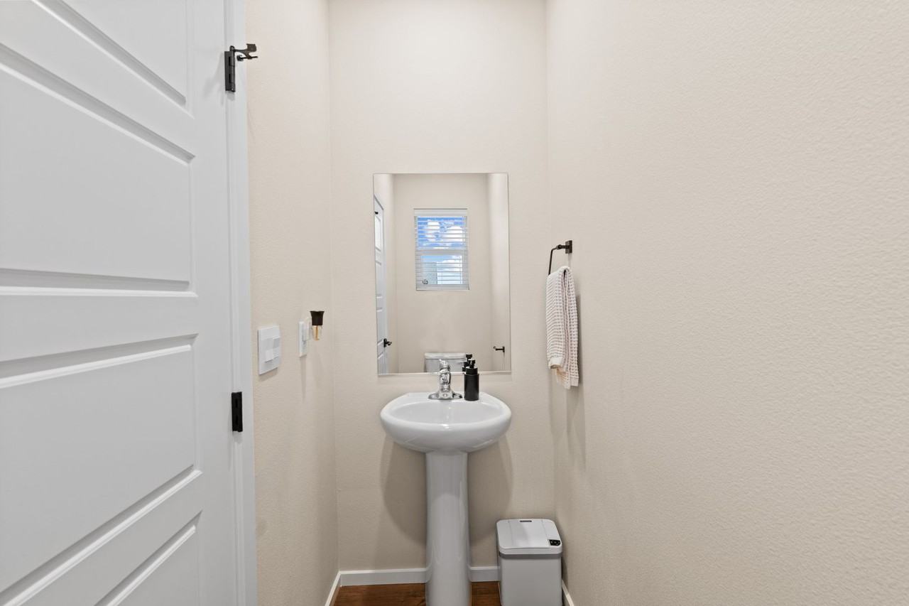 8005 S Avery Rd - Photo 6 of 32