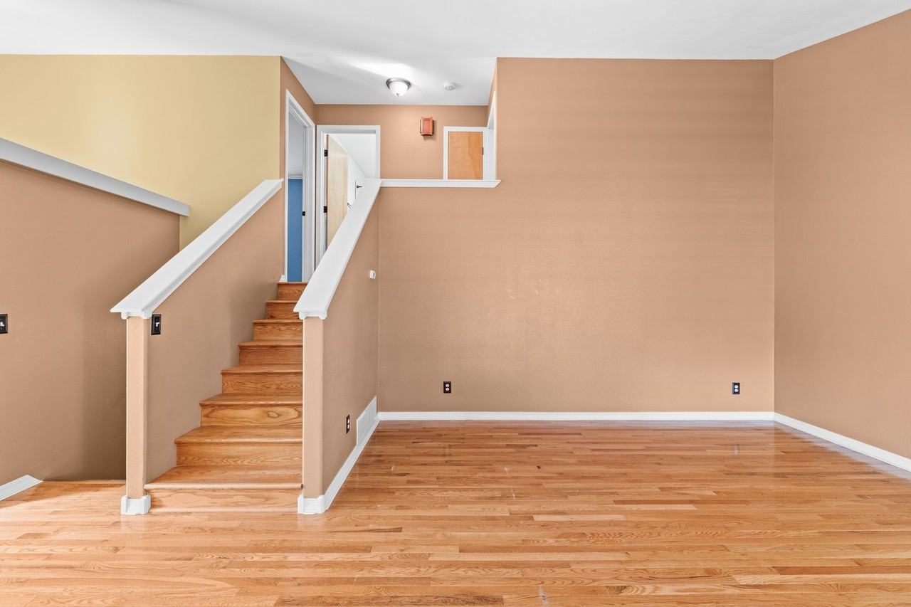 23303 E Maxwell Ave - Photo 5 of 30