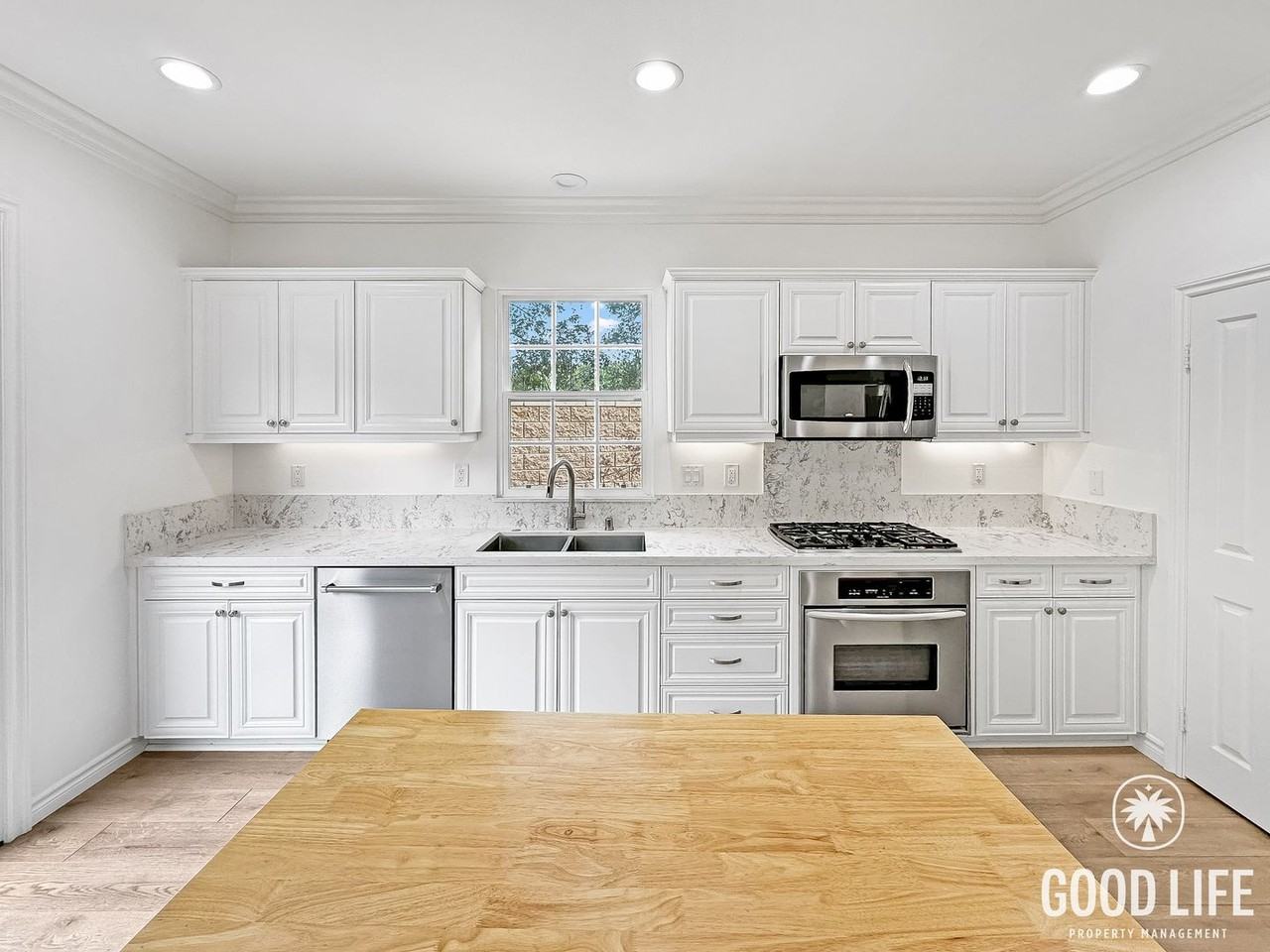 23 Gardenpath - Photo 3 of 50