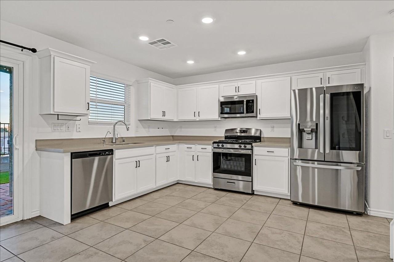 326 Quail Dove Ave - Photo 6 of 31