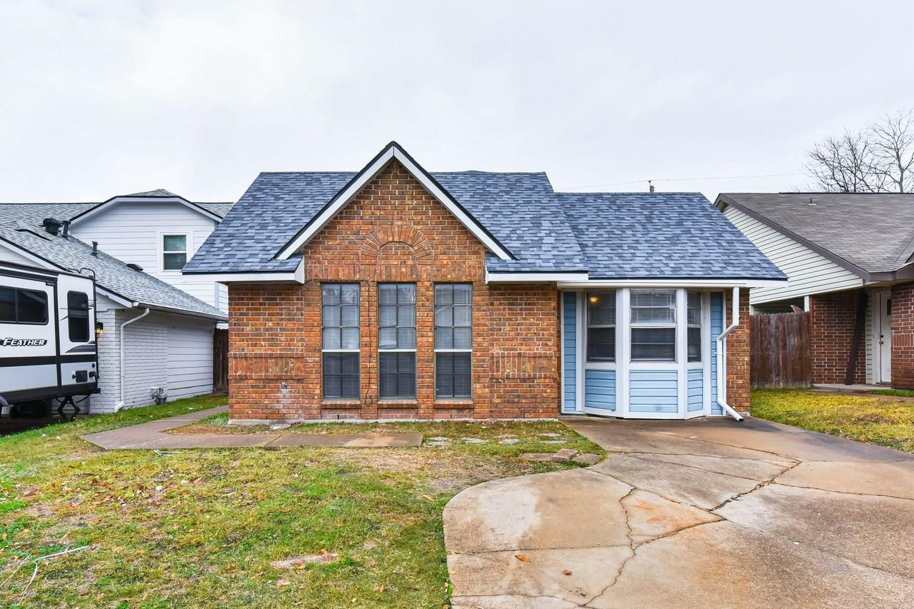 4710 Stone Ridge Dr - Photo 3 of 30