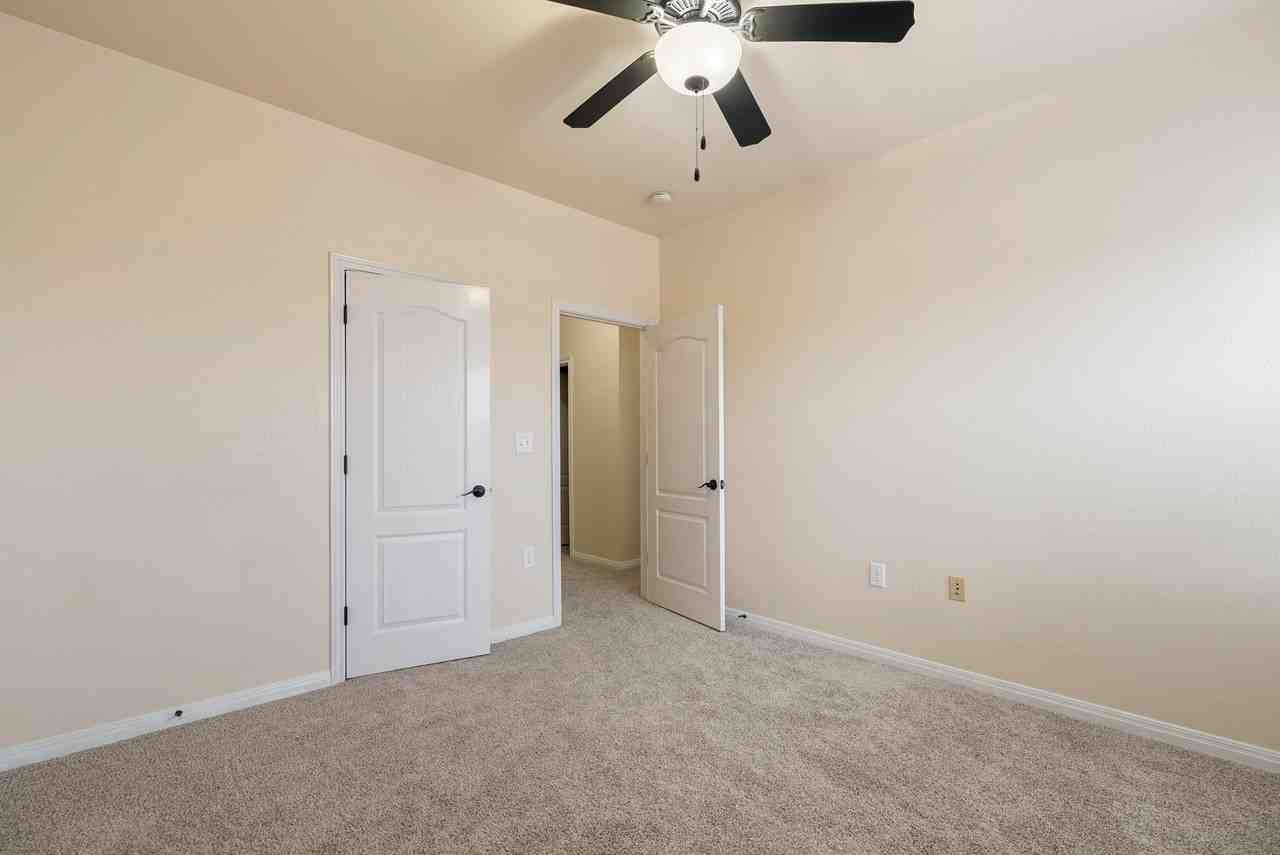 2101 Town Centre Dr #2004 - Photo 5 of 17