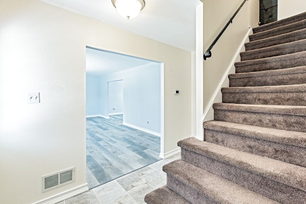 812 Parkside Blvd - Photo 6 of 22