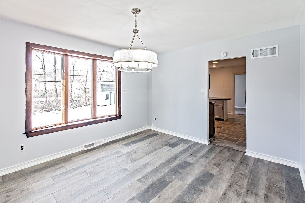 812 Parkside Blvd - Photo 7 of 22