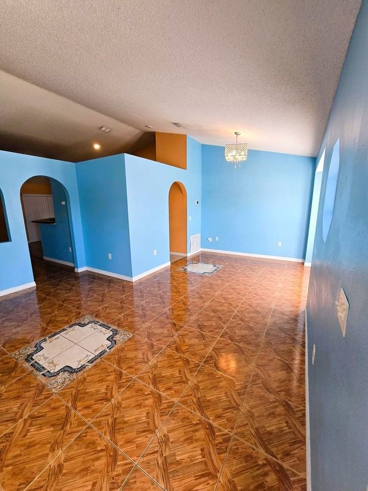 214 Chadworth Dr - Photo 3 of 20