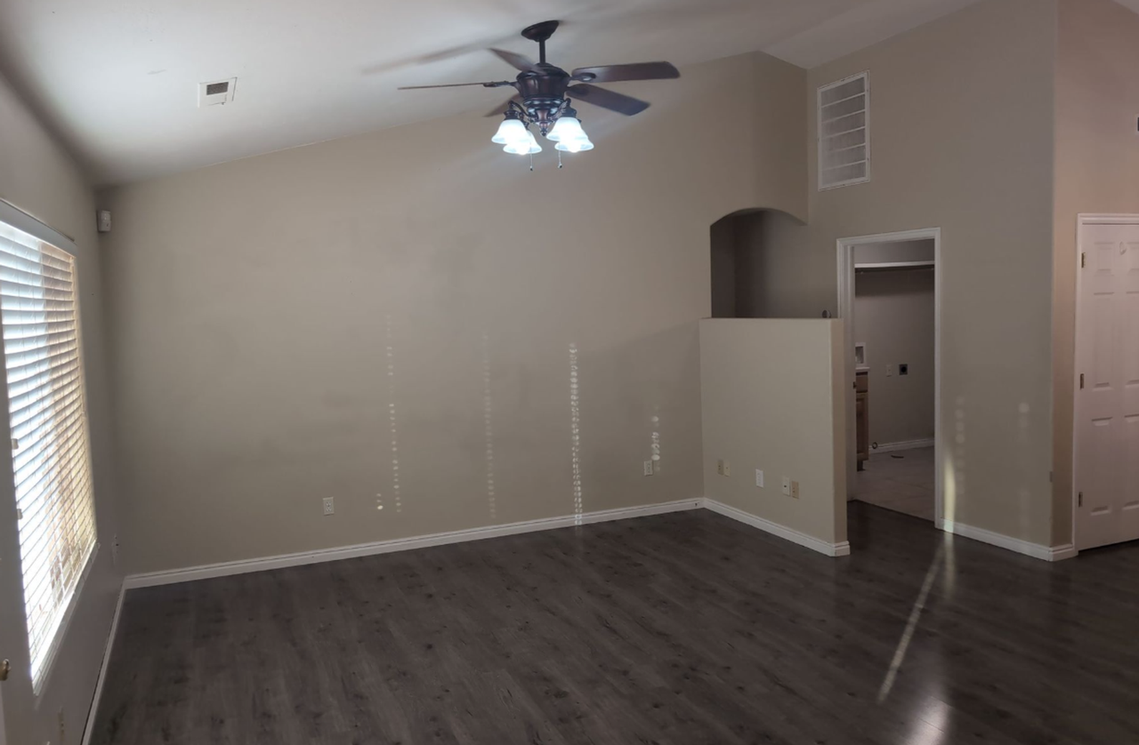 102 S 430 East Cir - Photo 4 of 11