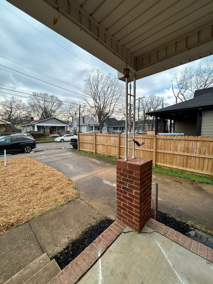 1701 Mulberry St - Photo 3 of 10