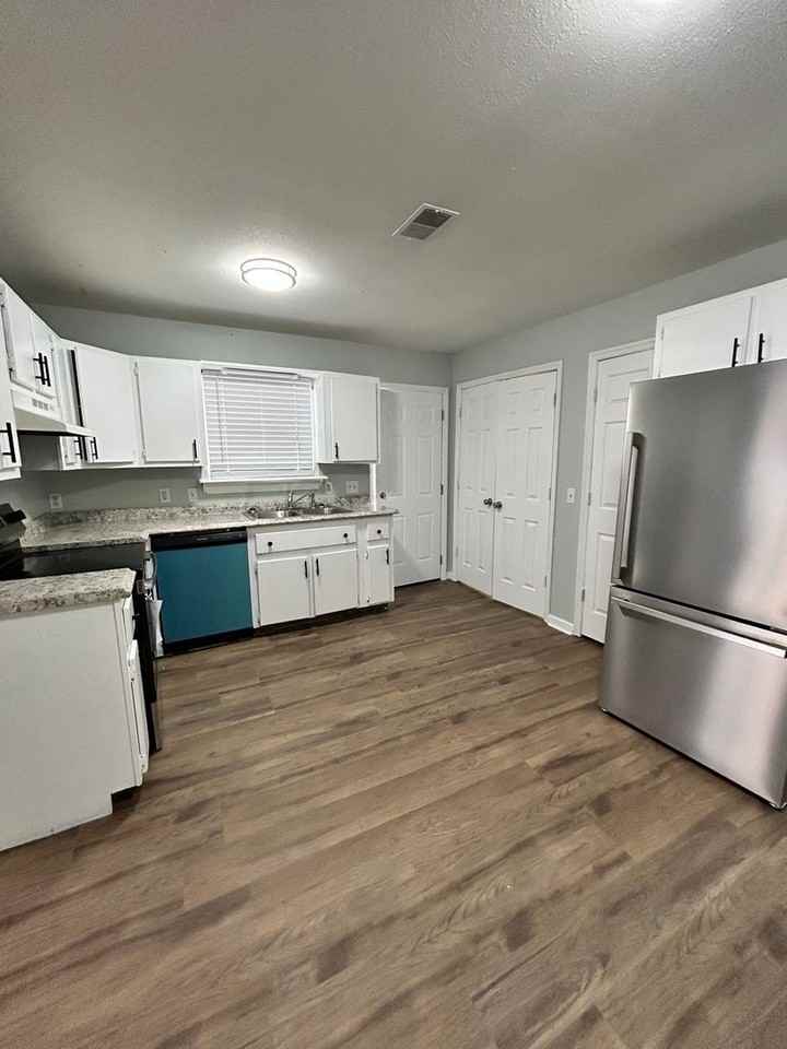 1701 Mulberry St - Photo 6 of 10