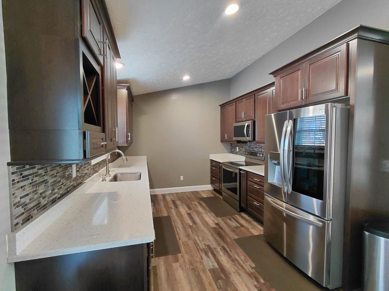 1801 Sandstone St - Photo 6 of 18