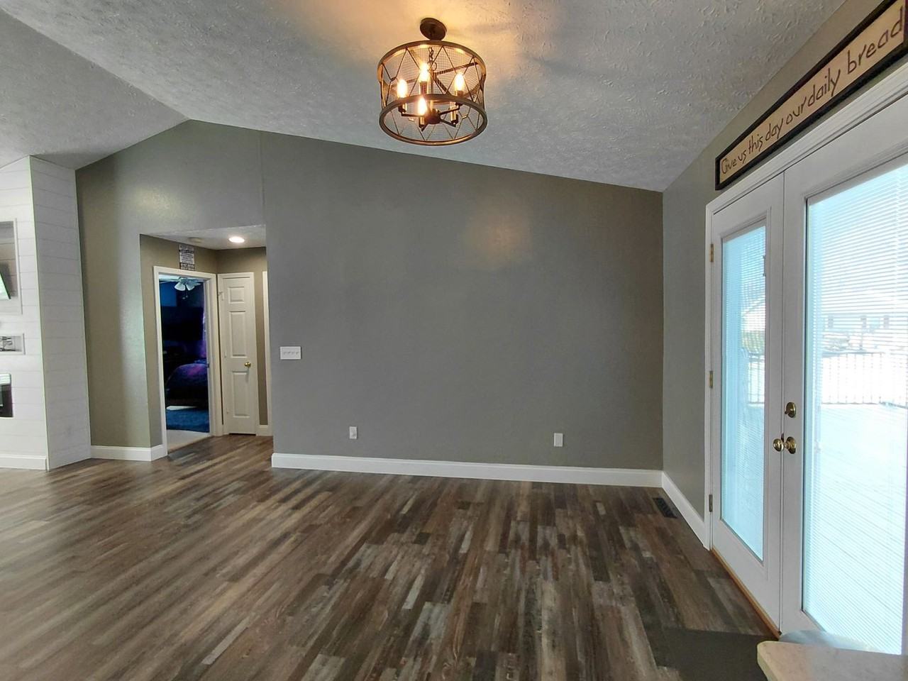 1801 Sandstone St - Photo 7 of 18