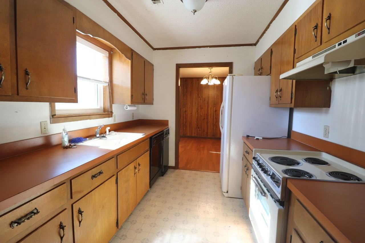 3113 Peggy St - Photo 5 of 28