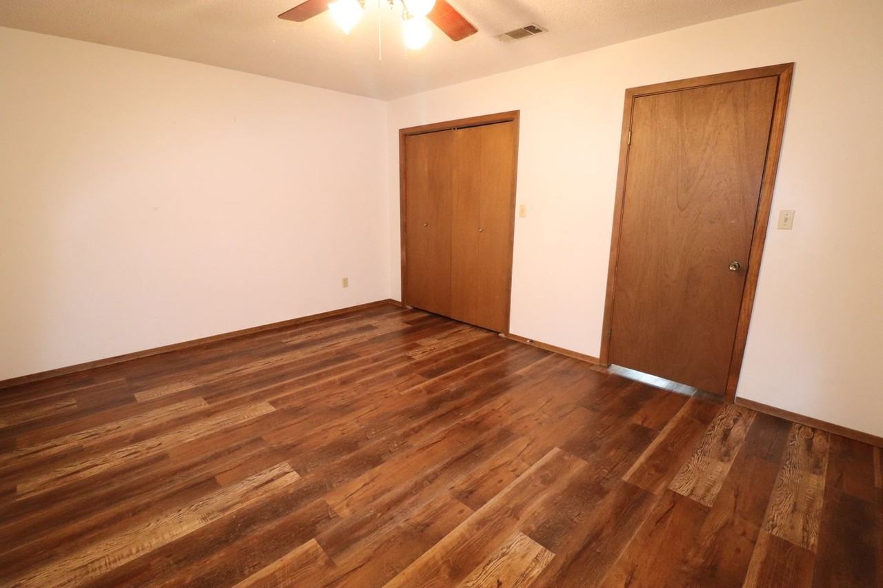 3113 Peggy St - Photo 6 of 28