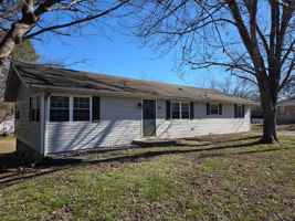 featured image of 385 S 17th St