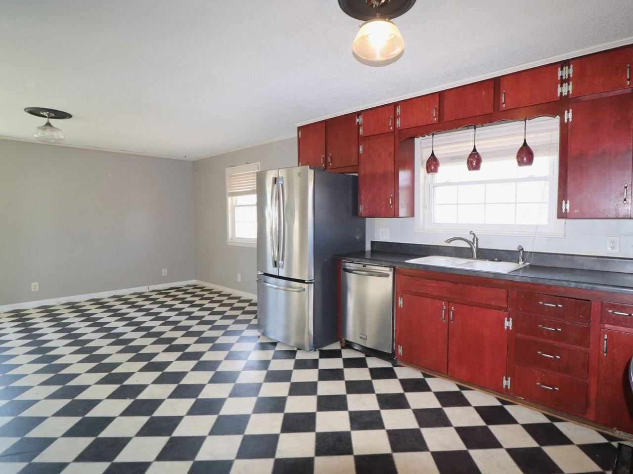 385 S 17th St - Photo 7 of 22