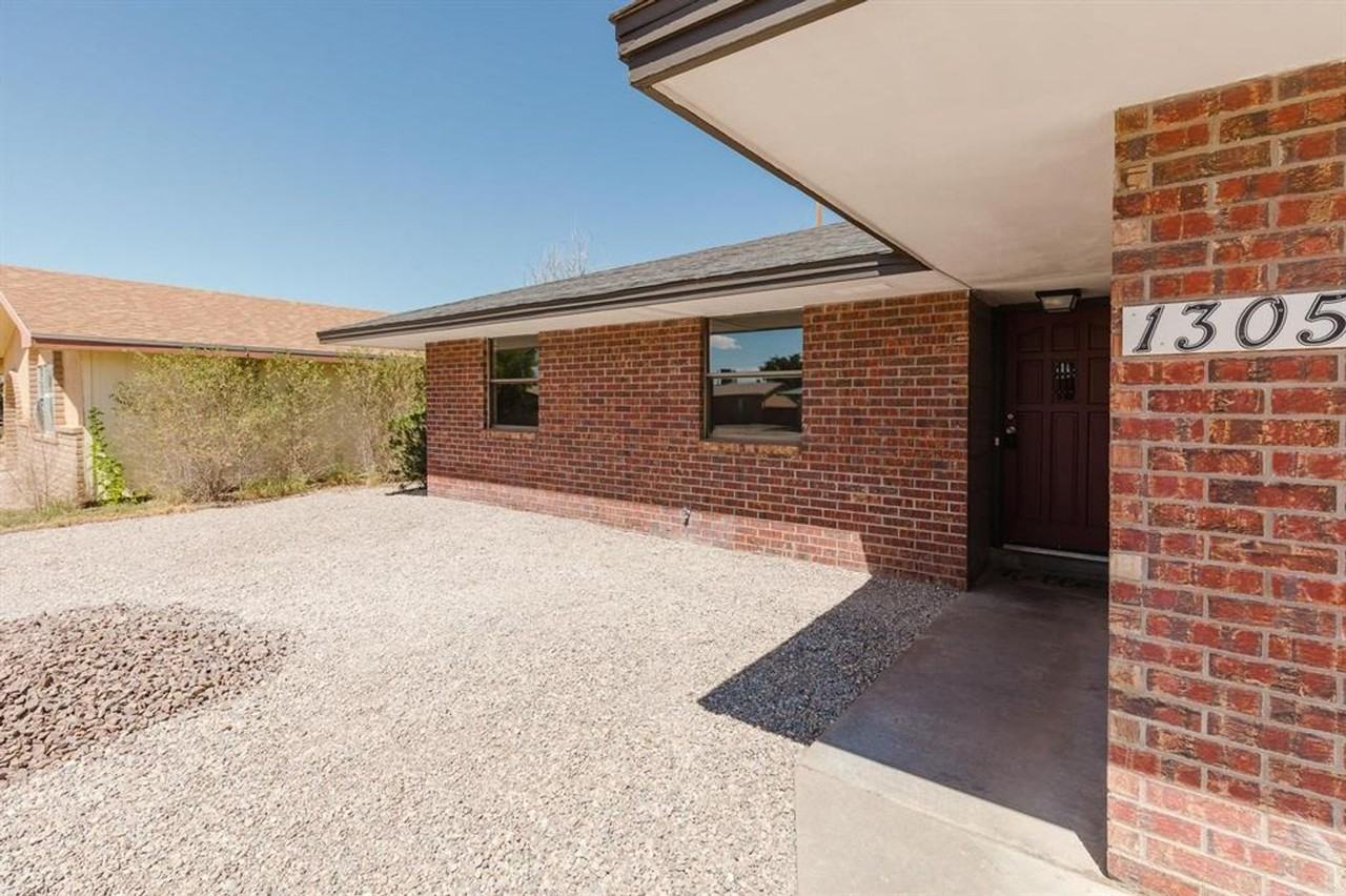 1305 22nd St - Photo 2 of 30