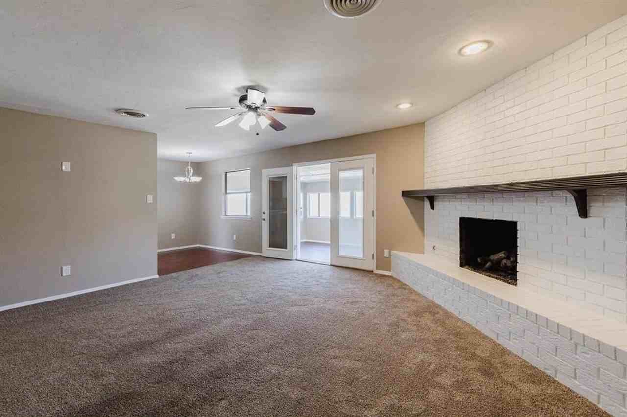 1305 22nd St - Photo 7 of 30