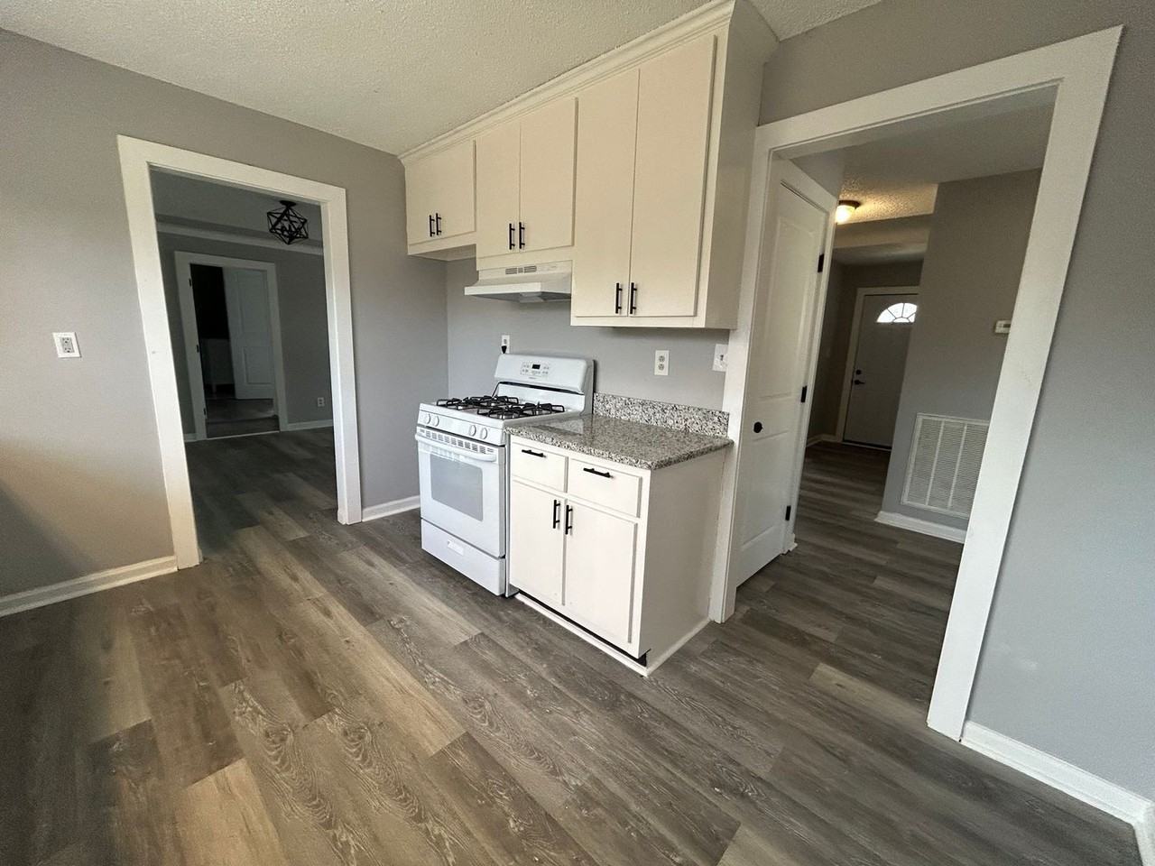 36 Mitchell St - Photo 7 of 28