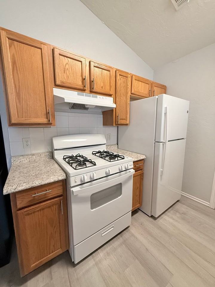 2308 Heatherfield Ln - Photo 5 of 14