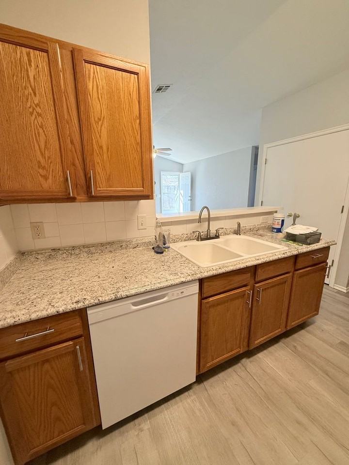 2308 Heatherfield Ln - Photo 6 of 14