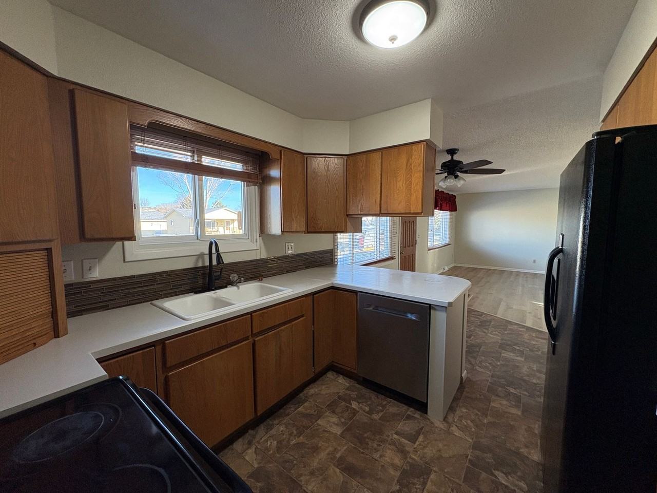 2820 Lynwood Dr - Photo 7 of 28