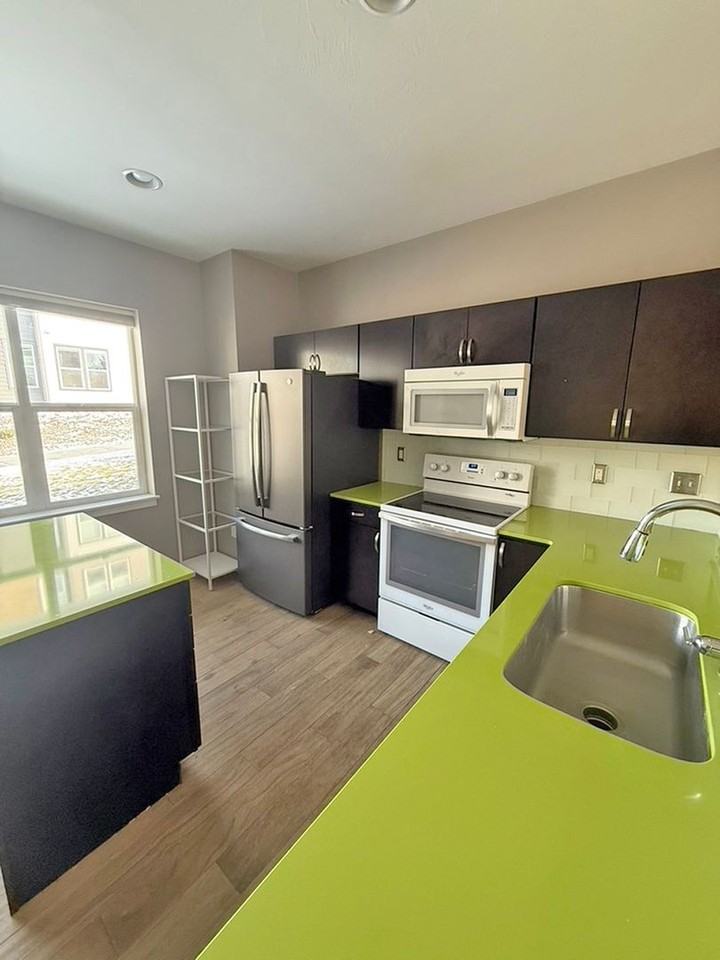 412 Enterprise Blvd #29 - Photo 4 of 17