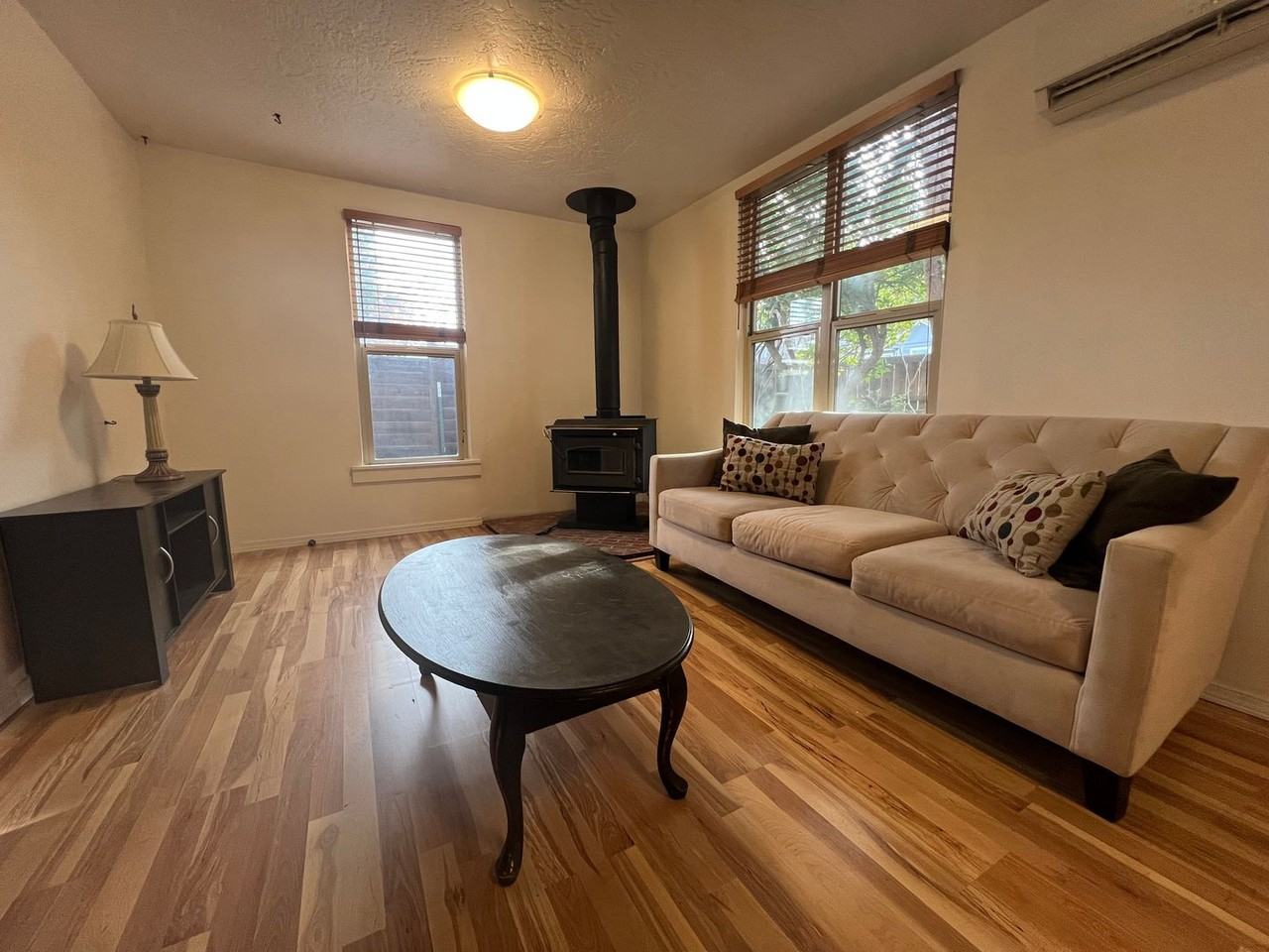 508 N Main St - Photo 3 of 24