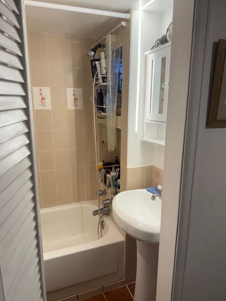 1905 Mariposa Ave - Photo 5 of 10