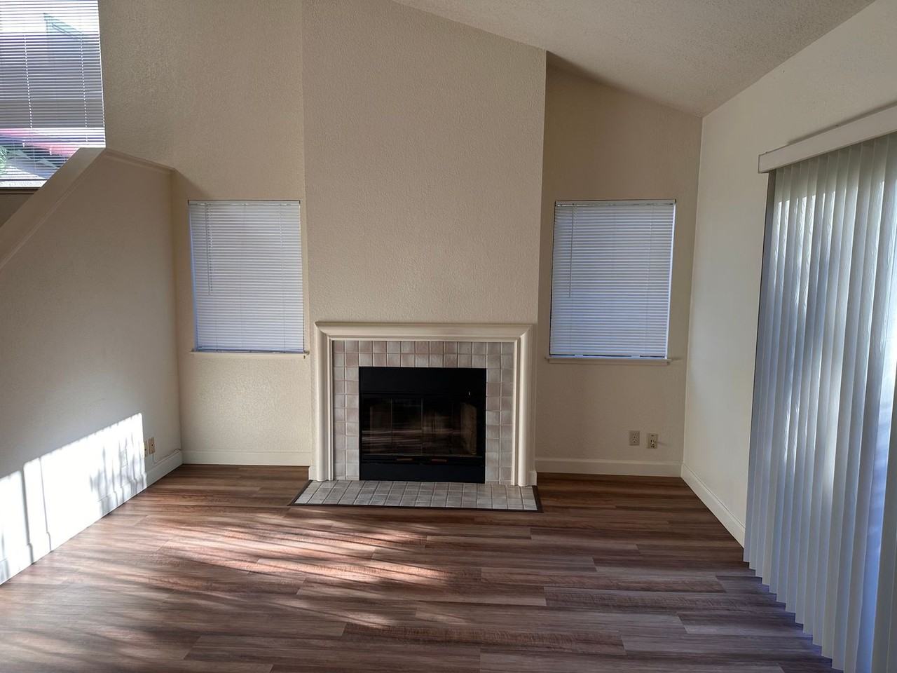 138 Seal Ct - Photo 3 of 14