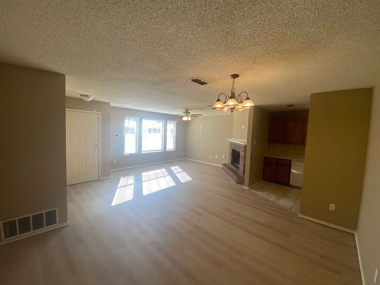 2914 90th St - Photo 4 of 15