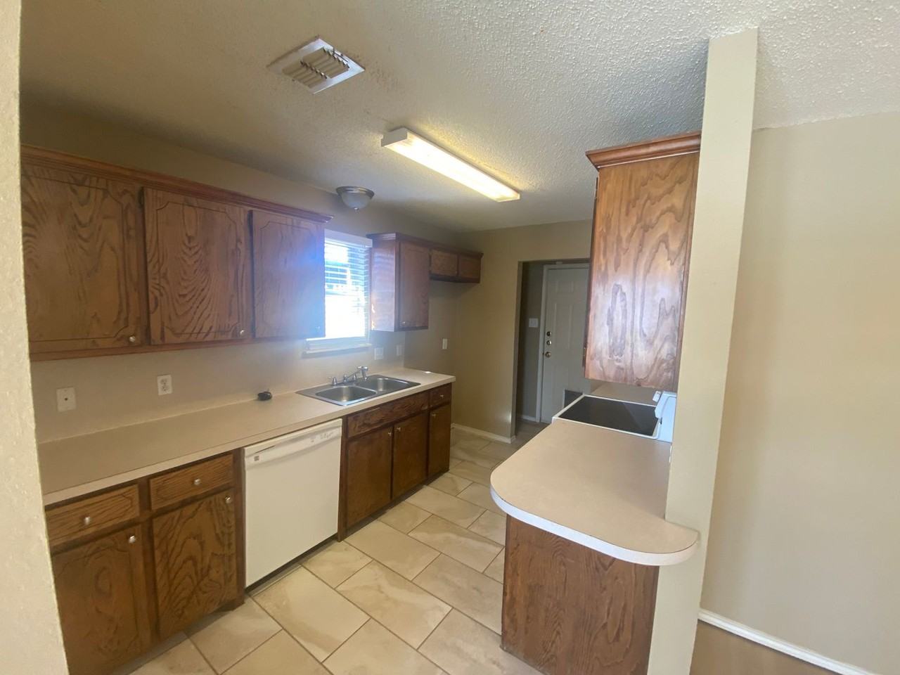 2914 90th St - Photo 5 of 15