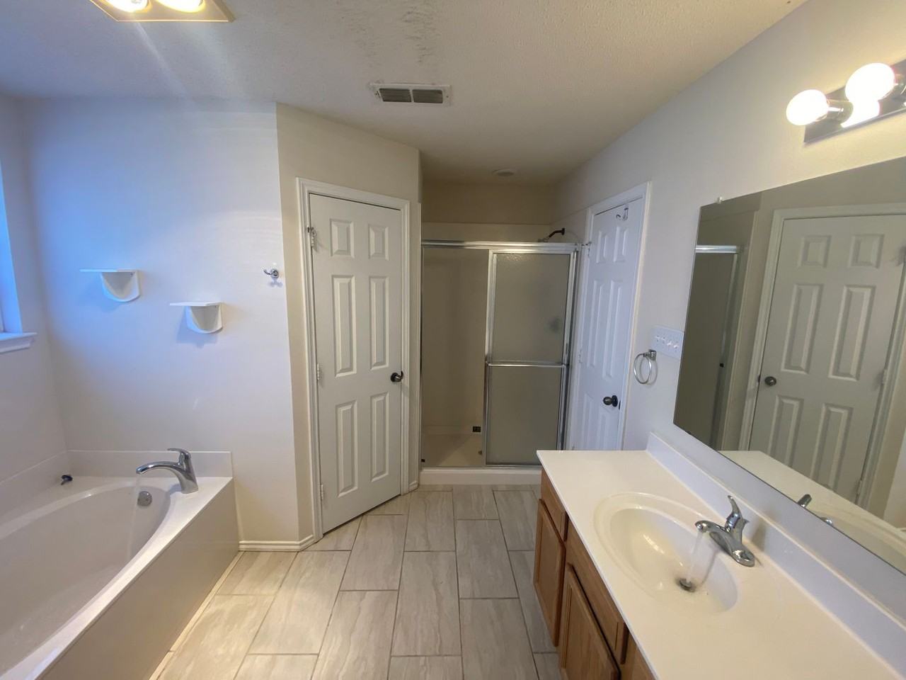 6708 86th St - Photo 7 of 13