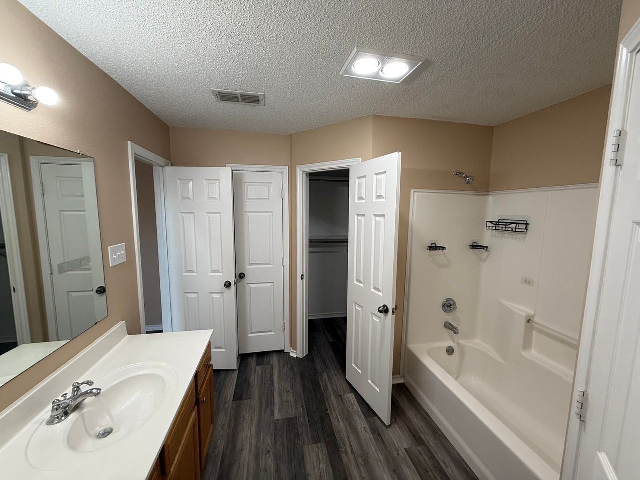 6519 88th St - Photo 5 of 12