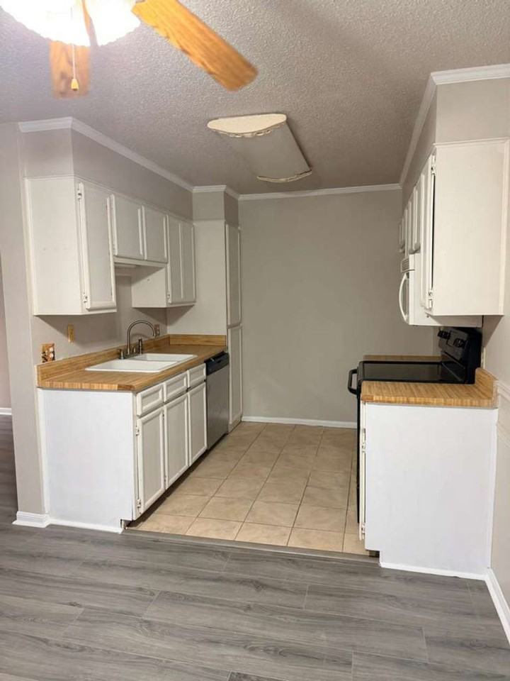 9252 Glen Meadow Ln - Photo 2 of 12