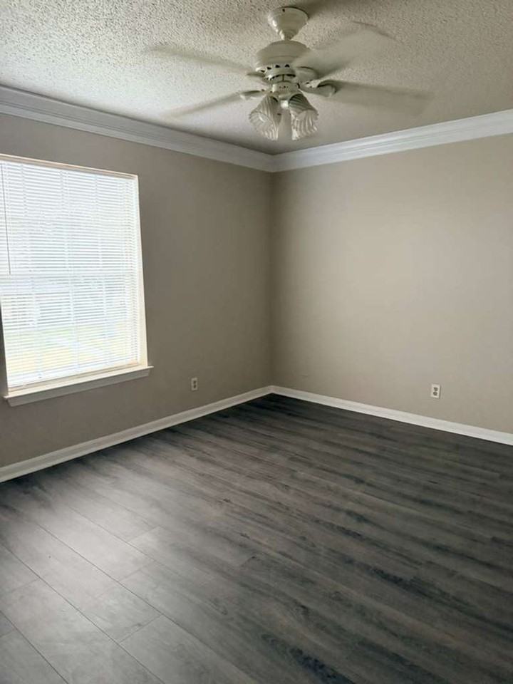 9252 Glen Meadow Ln - Photo 3 of 12